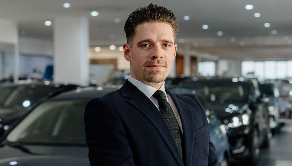 Karol Fajkierz Asystent Działu Sprzedaży Korporacyjnej